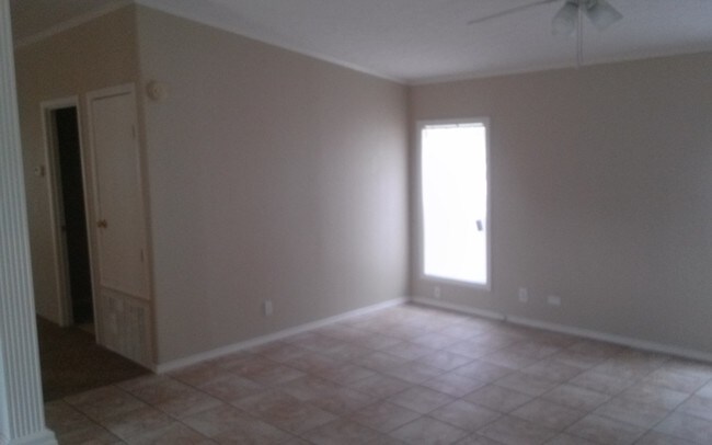 Foto del edificio - 2701 New Highland Rd