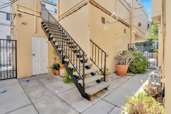 Foto del edificio - La Peer Apartments