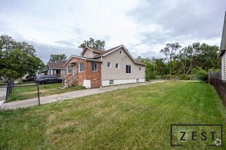Building Photo - PRE LEASING! Beautiful 3 BEDROOM!