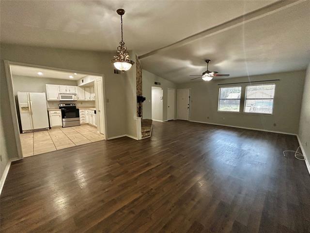 Foto del edificio - 4205 Greencrest Dr