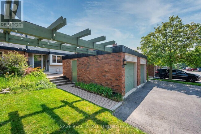 Photo du bâtiment - 1564-1564 Kerns Rd