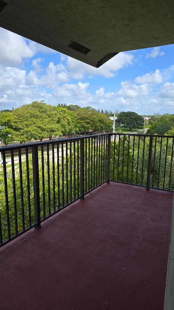 Foto del edificio - 2801 Riverside Dr