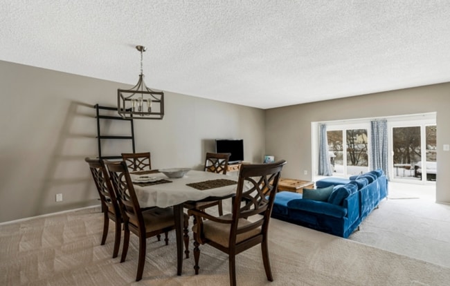 Foto del edificio - 1407 Doolittle Dr