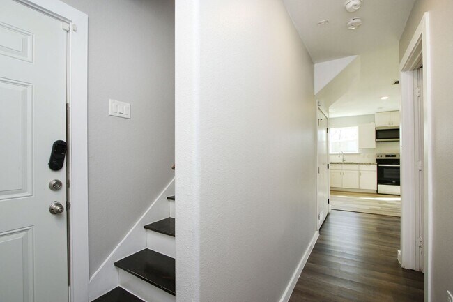 Foto del edificio - 5709 Breland St