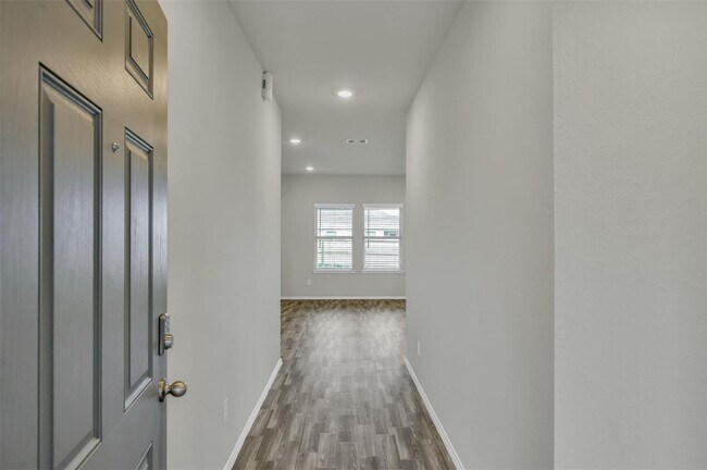 Foto del edificio - 225 Pecos Dr