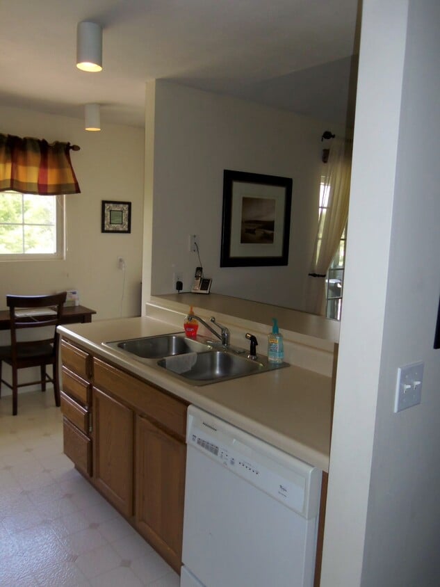 Primary Photo - 2401 Windward Blvd