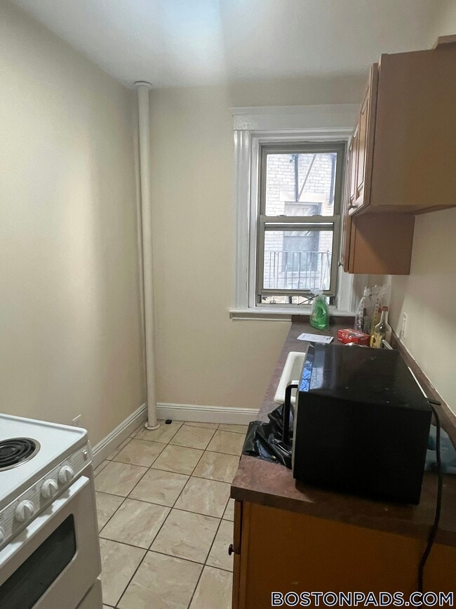 Building Photo - 55 Park Dr