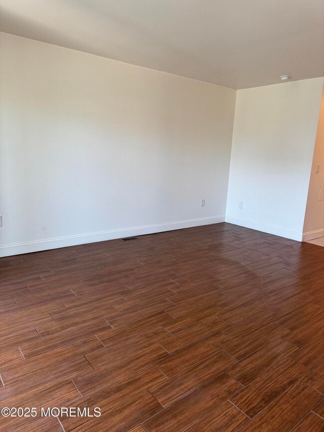 Building Photo - 109 2nd Ave