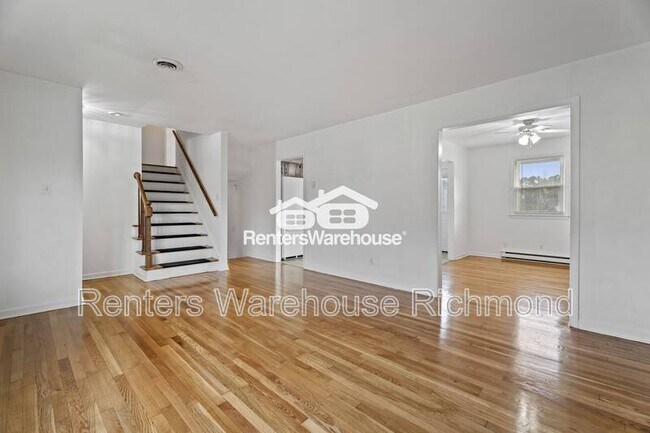 Building Photo - 25801 Tanglewood Dr