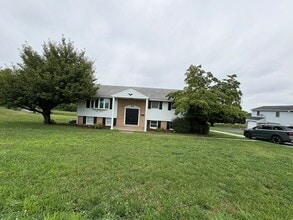 Building Photo - 740 Shoey Rd