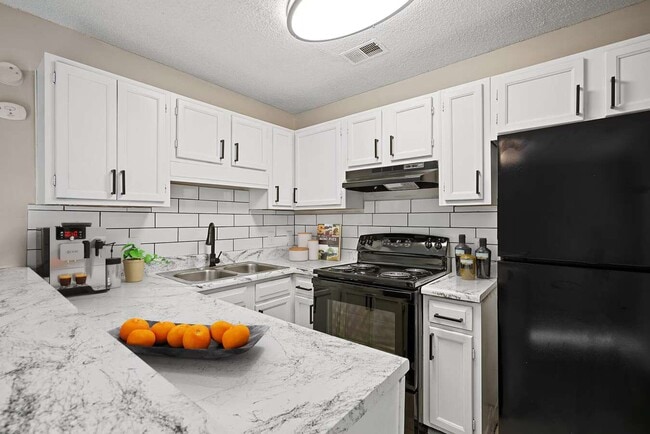 Building Photo - Endora East