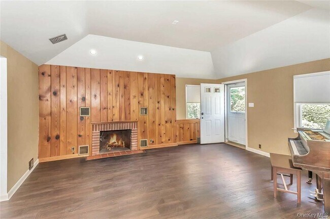 Building Photo - 25 Valentine Ave