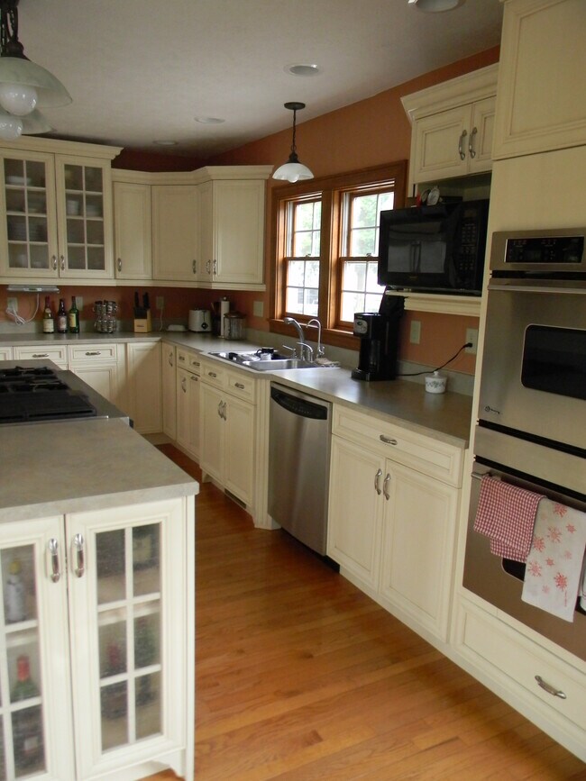 Building Photo - 1204 S 26th St