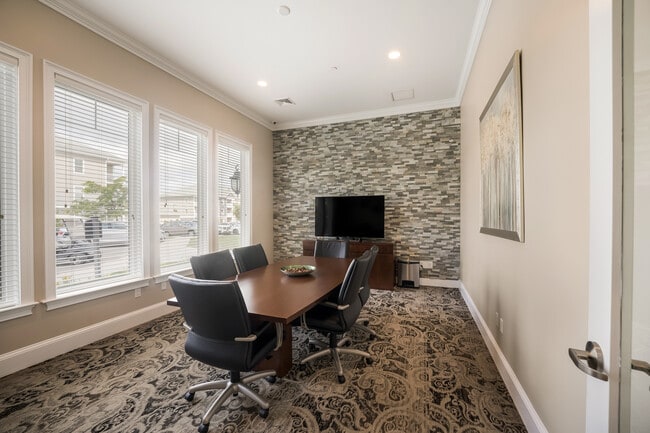 Business Center - The Oasis at Plainville