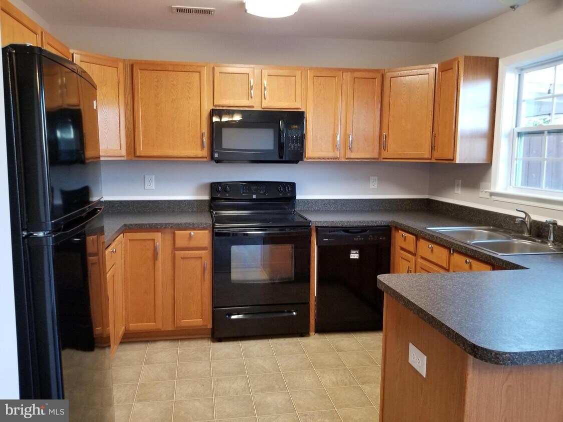 10 Sophie Ln, Bunker Hill, WV 25413 Townhouse for Rent in Bunker Hill