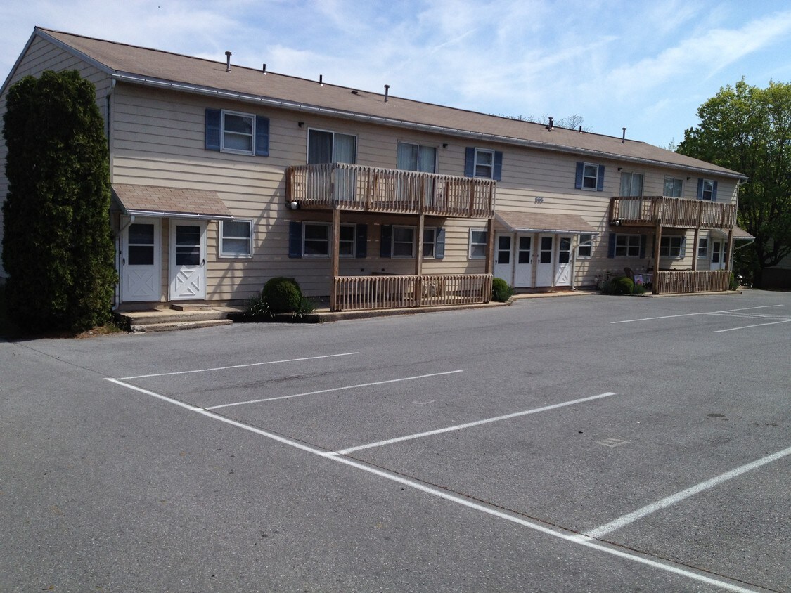 865 E Main St, Birdsboro, PA 19508 865 E Main St Birdsboro, PA Apartments for Rent in