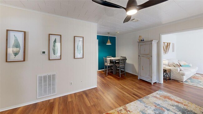 Building Photo - 16542 Redwood Ct