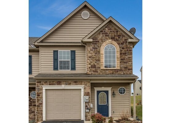 Foto del edificio - Channing Drive Townhomes & Oakley Lane Villas