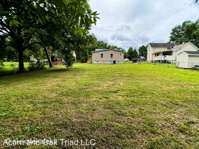 Building Photo - 3 br, 2 bath House - 1021 N Park Ave