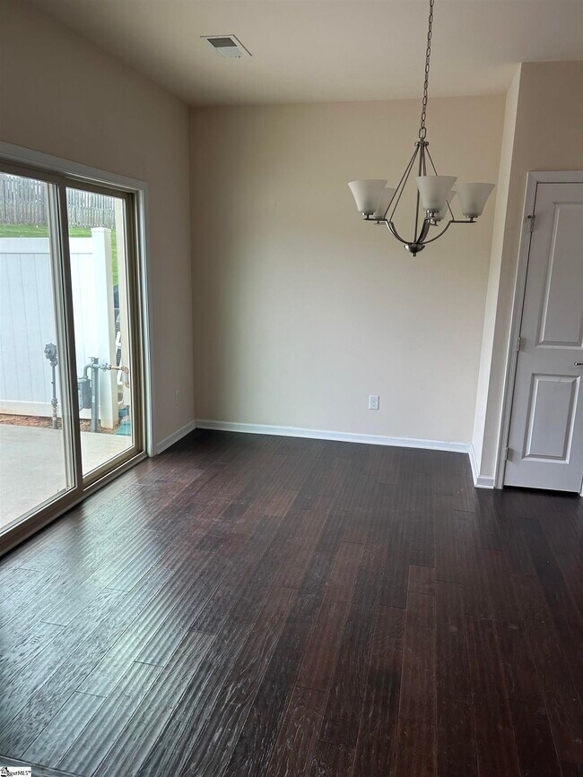 Building Photo - 129 Middleby Way