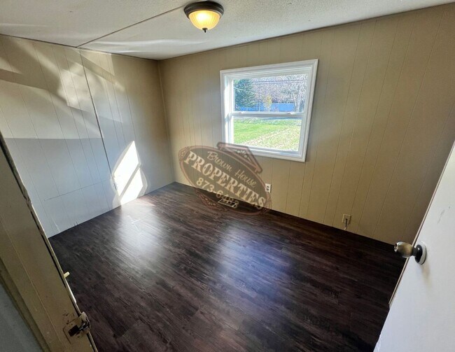 Foto del edificio - | 1592 Hill Road, Canaan, ME 04924 | 3 Bed | 1 Bath |