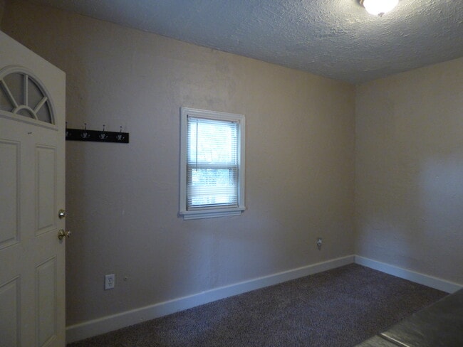 Building Photo - $0 DEPOSIT OPTION! CHARMING EDGEWATER 3 BED/2BATH HOME 3 BLOCKS FROM SLOAN'S LAKE