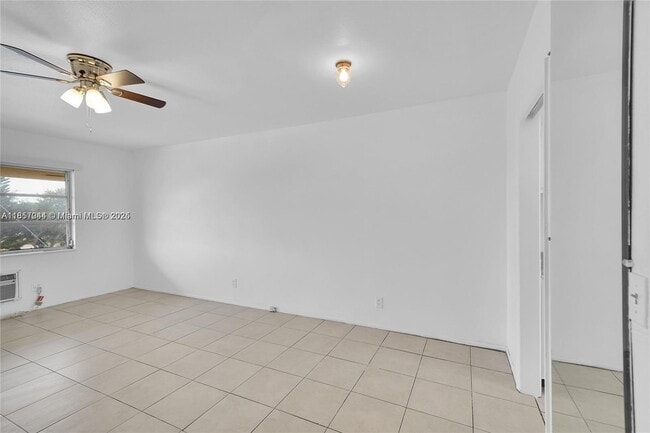 Foto del edificio - 1050 E Sample Rd