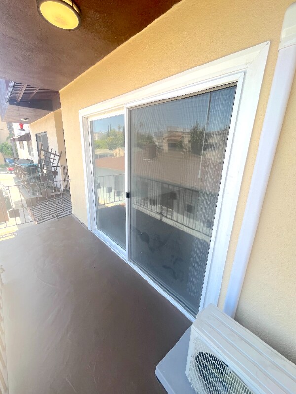 Foto del edificio - 10753 Palms Blvd