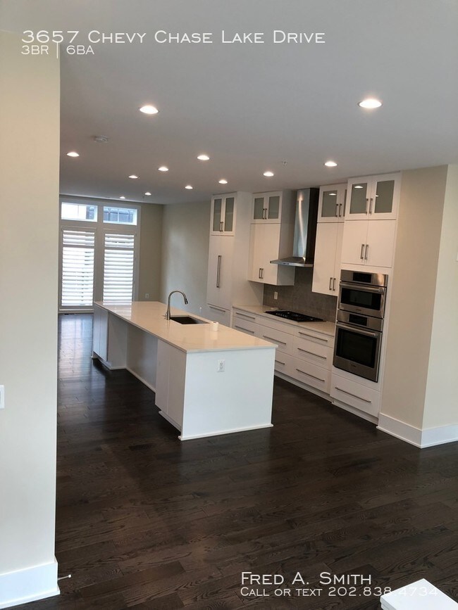 Foto del edificio - Three Bedroom Town House in Chevy Chase Lake