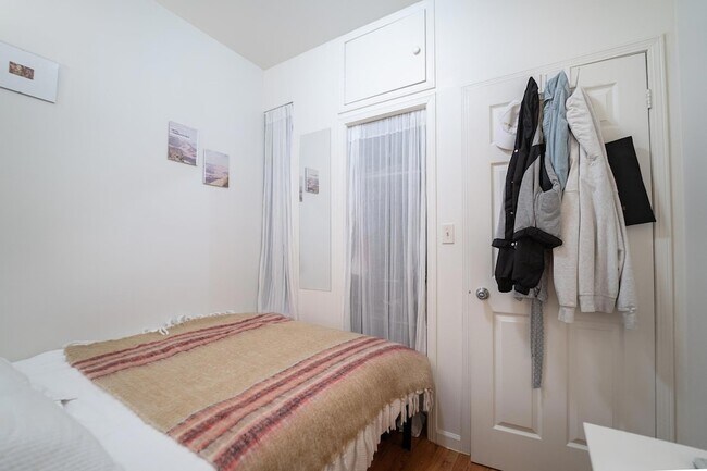 Foto del edificio - 200 E 7th St