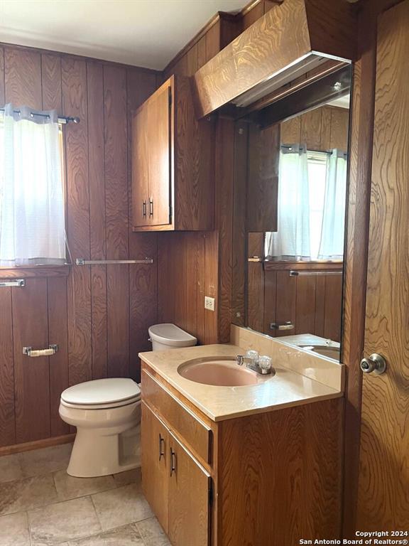 Building Photo - 136 Valley Oak Dr