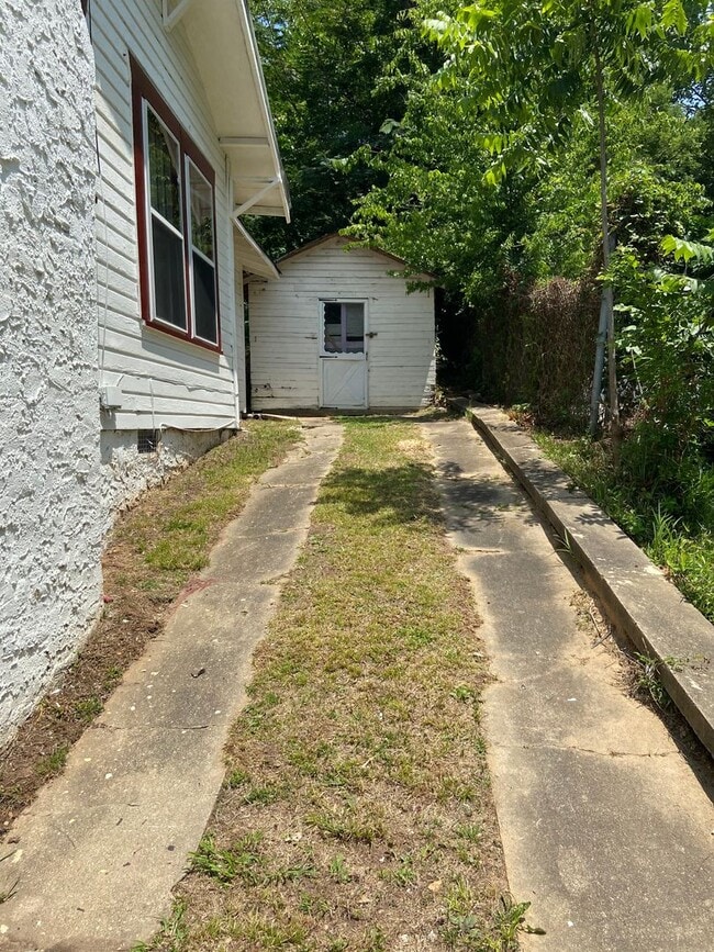 Building Photo - Home For rent In East Lake!!! Coming Soon!