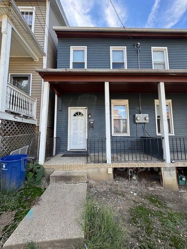 Building Photo - 828 Wallbridge West End St