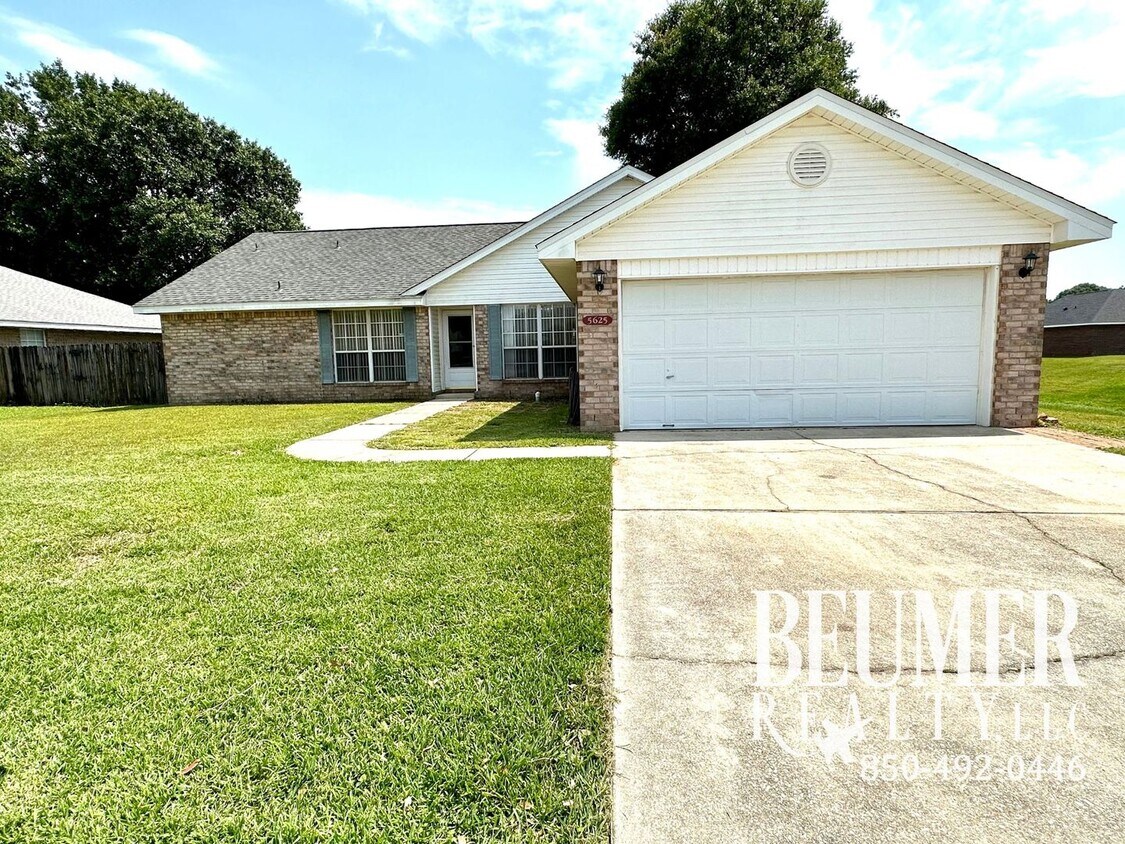 Primary Photo - Spacious 3 bd/2 ba Open Floor Plan Home fo...