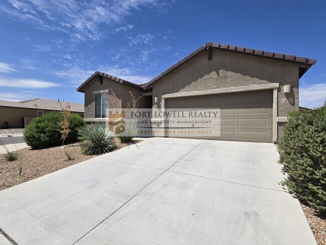 Foto del edificio - Modern 3 Bed / 2 Bath Home with Open Floor...