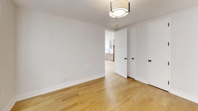 Foto del edificio - 12 Crown St