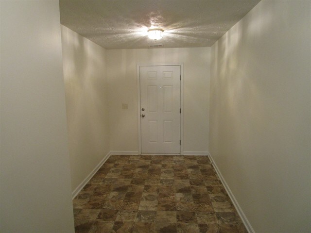 Building Photo - 659 Shadow Lakes Dr