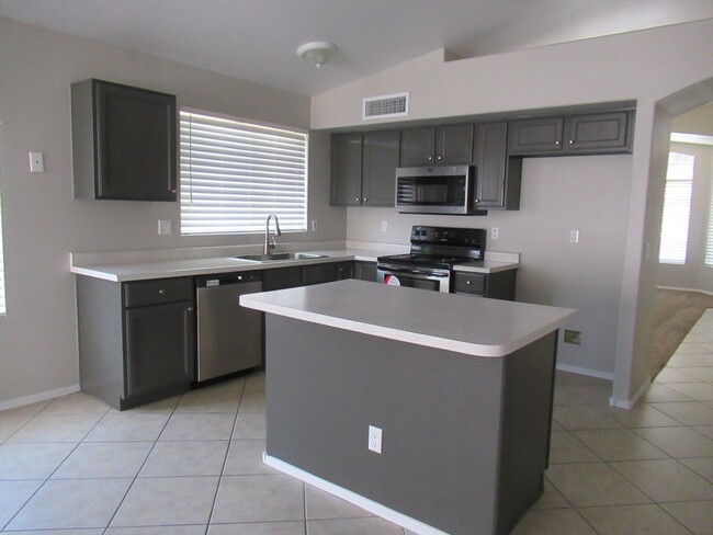 Foto del edificio - Spacious Home in Superstition Springs!