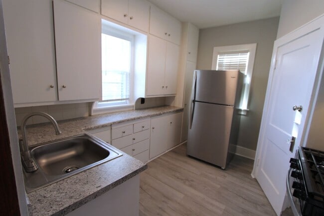 Foto del edificio - Spacious 3 bedroom 1.5 bathroom home with ...