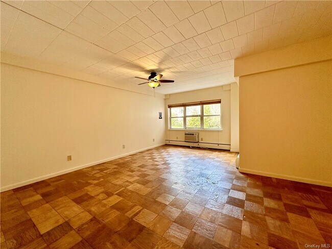 Building Photo - 38 4th Ave