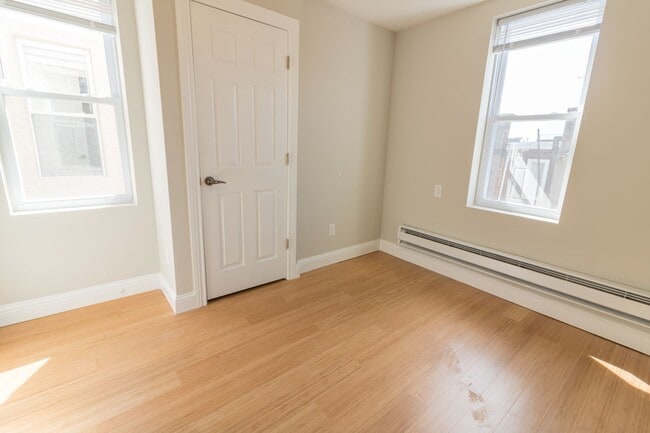 Building Photo - 104 N 60th St