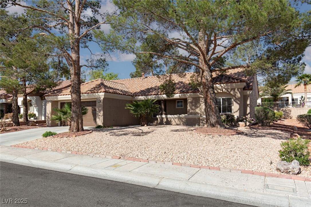 Foto principal - 2845 Carmel Ridge Dr