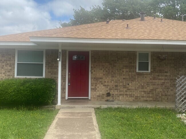 Outside Front - 2225 Lavern St Townhome