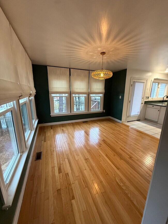 Comedor - 1402 Groton Ct