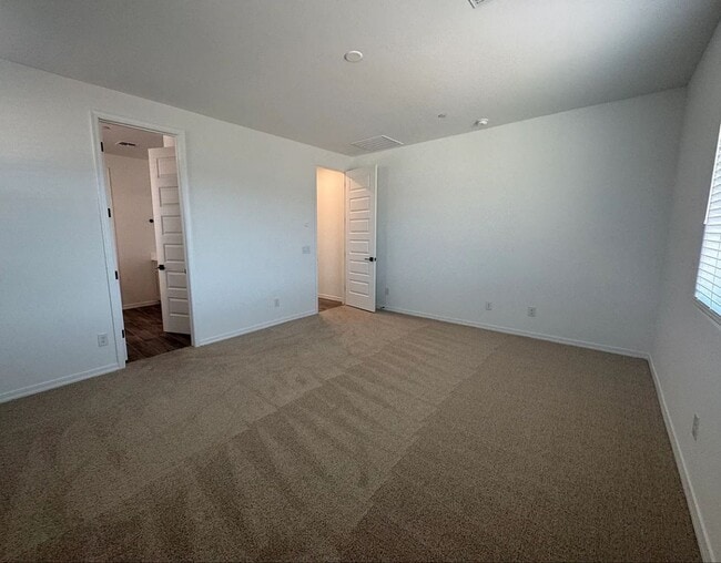 Building Photo - BRAND NEW HOME IN PEORIA