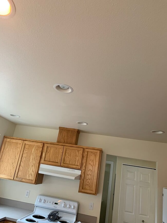 Building Photo - Available Now! 3 Bedroom ~ 1.5 Bathroom House Located in South Corvallis with A/C