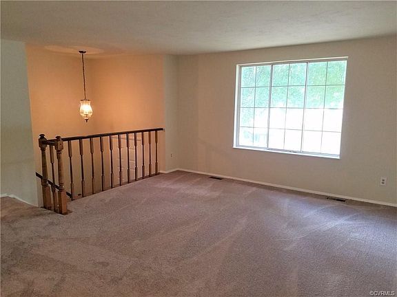 Upstairs Living Room - 10430 Crumpets Ln