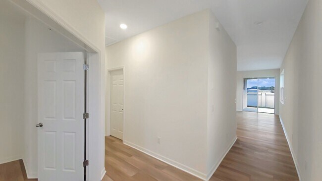 Foto del edificio - 2896 89th St Cir E