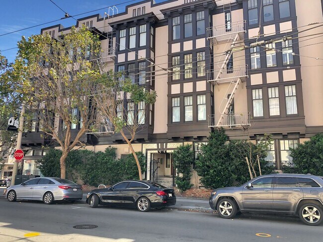 Foto del edificio - 2 br, 2 bath House - 2401 JACKSON ST UNIT 8