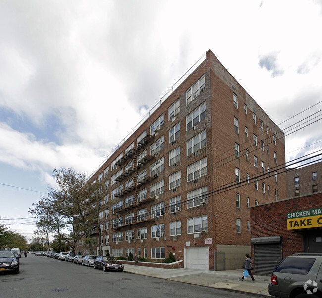 Building Photo - 2555 E 12th St
